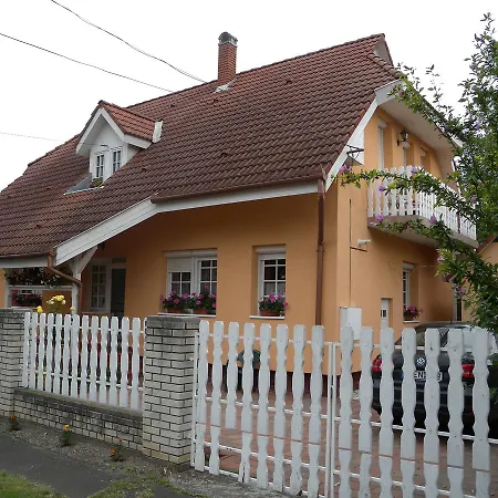 In Balatonboglar/balaton 18231 Διαμέρισμα *